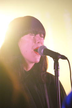 Dum Dum Girls (Dee Dee)