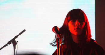 Dum Dum Girls (Dee Dee)