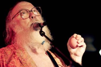 R Stevie Moore