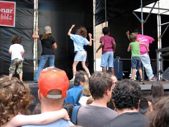 cours de hip-hop. tous en scène.